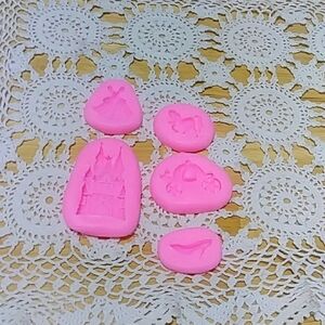 Five mini silicone molds - Cinderella theme